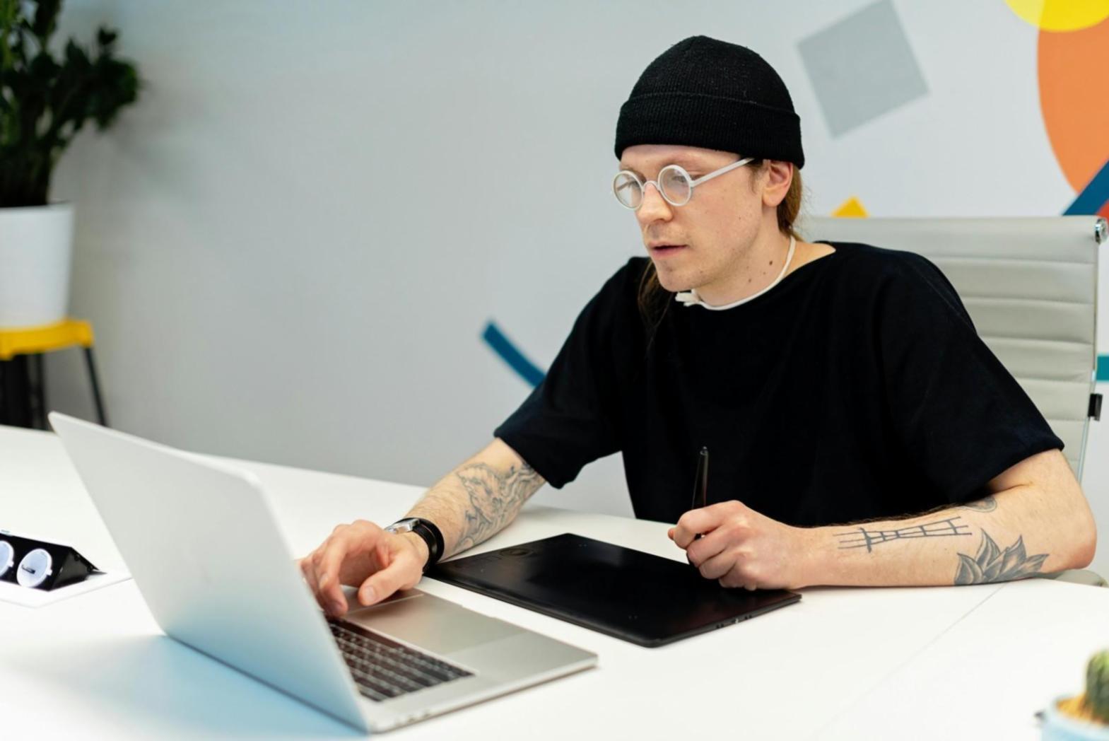Radu Fischbein, instructor especializado en automatización con Cypress y Playwright